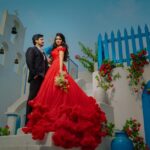Ein Symbol der Liebe: Ein rotes Kleid auf einer Hochzeit