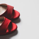 passende Schuhe für rotes Kleid