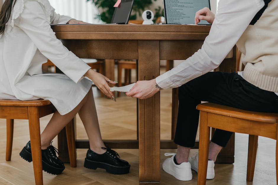  schicke Schuhe zu Kleidern passend