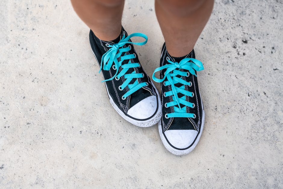  passende Schuhe für blaues Kleid