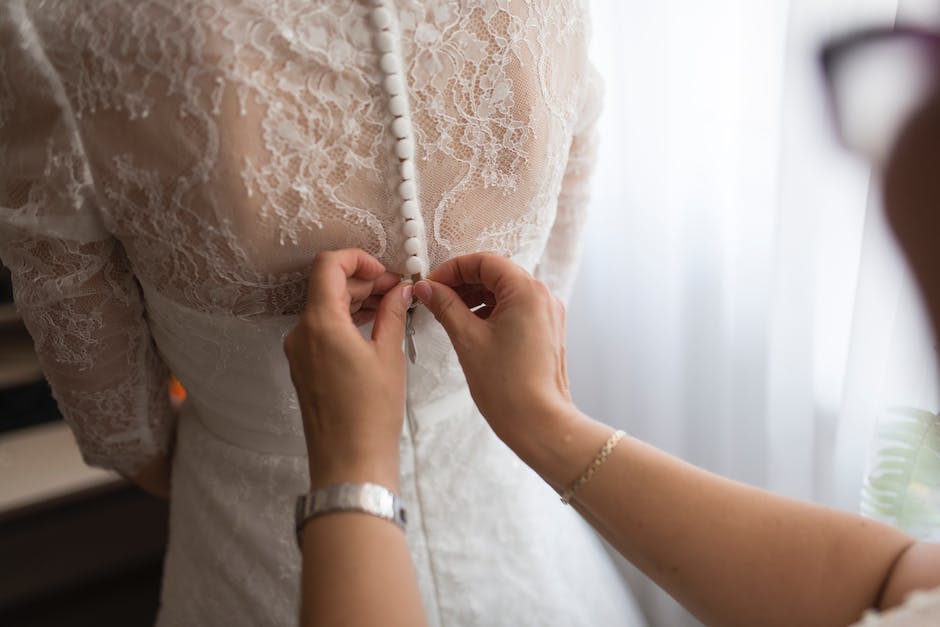 Können Sie Ihr Hochzeitskleid 6 Monate vor der Hochzeit kaufen?