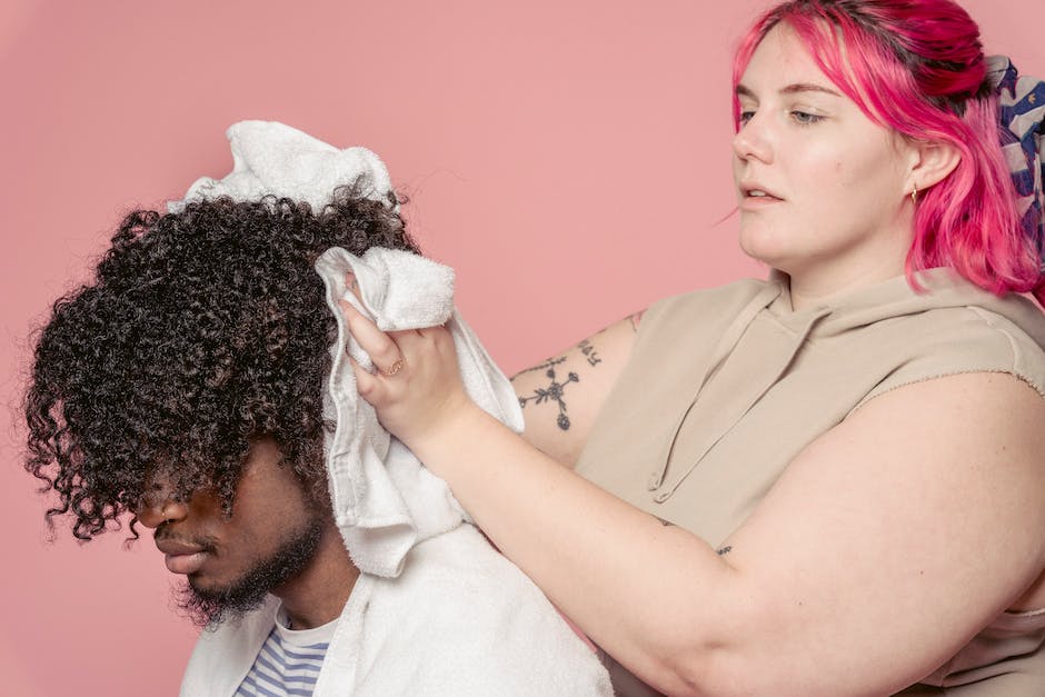  Kleider, die dicke Frauen attraktiv aussehen lassen