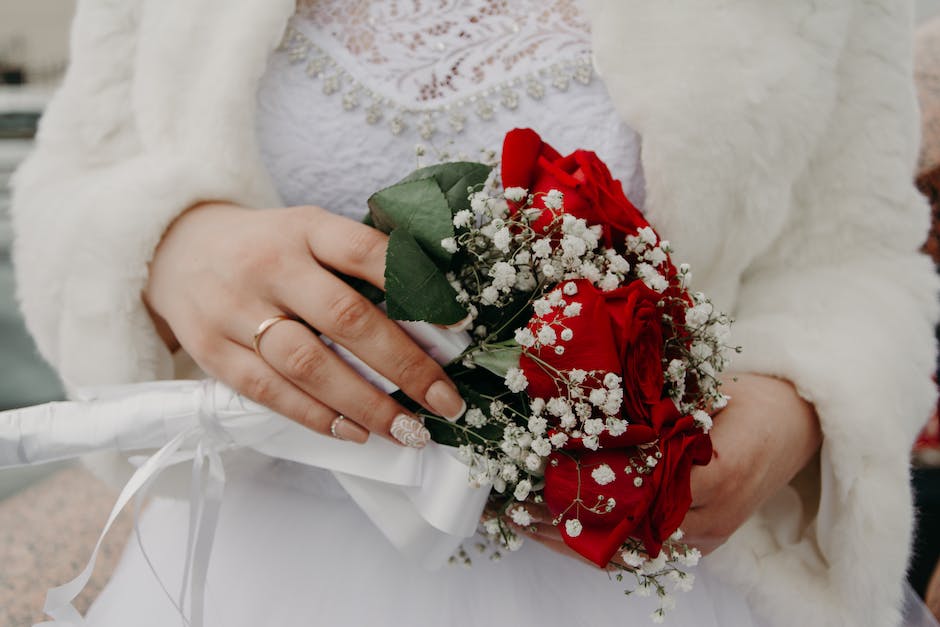 Kleid für Standesamt-Hochzeit