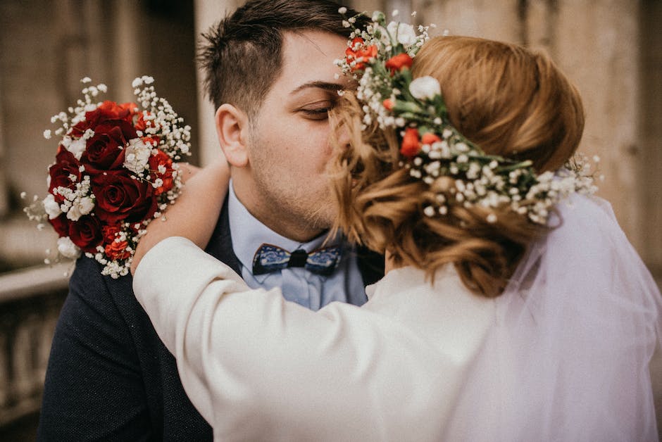 Kurzkleid auf Hochzeiten tragen