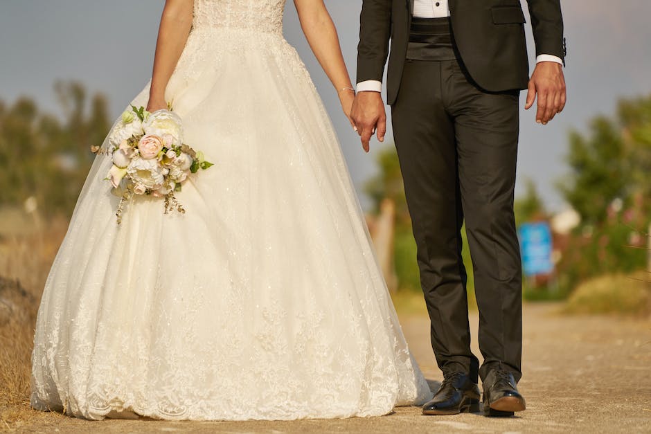  Kleiderkauf vor Hochzeit - Tipps & Zeitrahmen