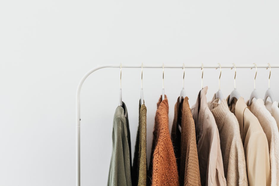 Kleidungsbedarf: Wie viele Kleidungsstücke braucht man?